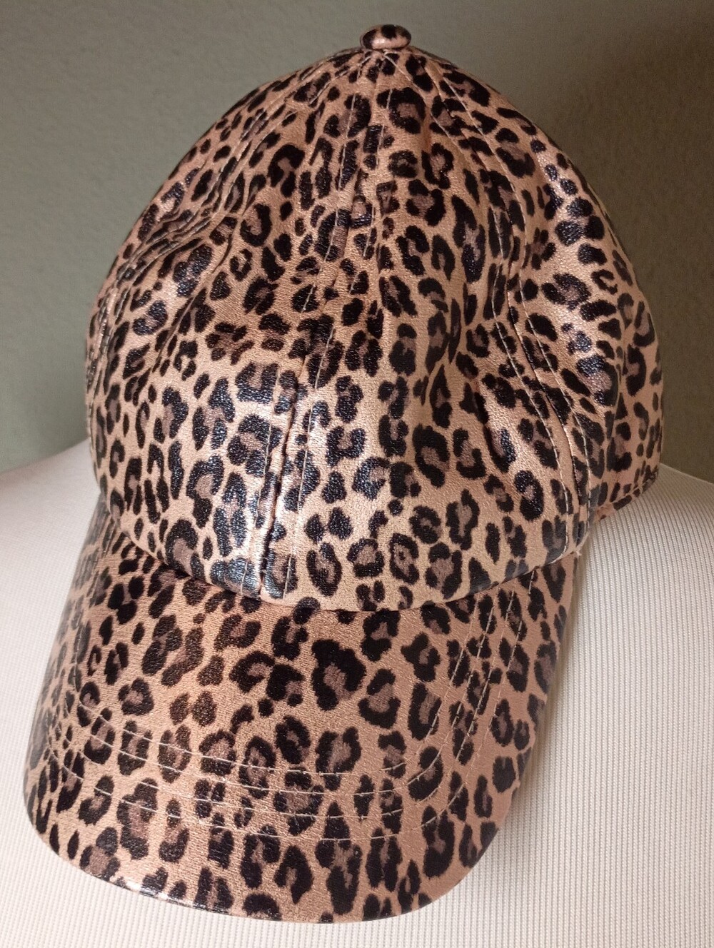 David And Young Animal Print Cheetah Hat